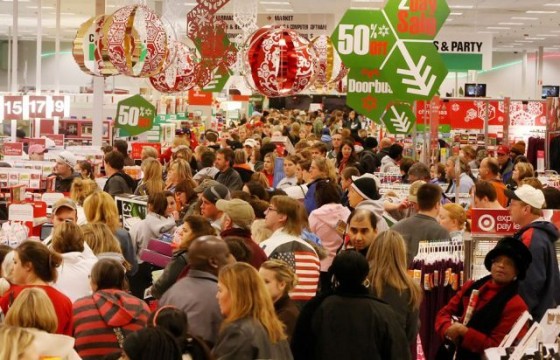 christmas-shopping-chaos-560x360